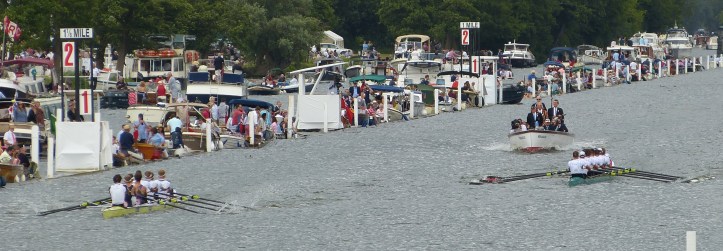 Pic 2. As the indicator boards show, clear water was established early in the race.