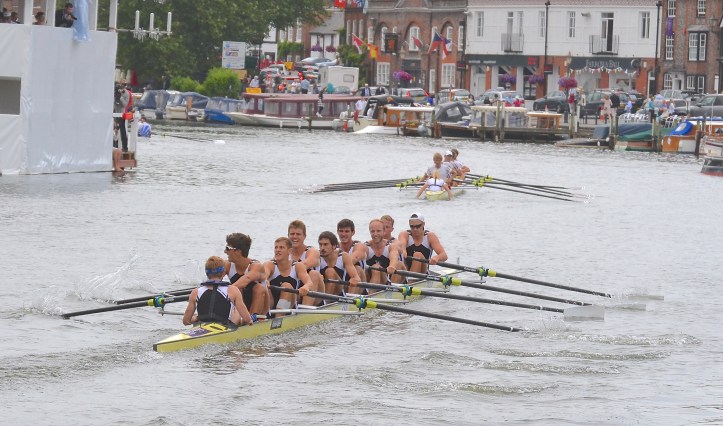 Pic 3. Both crews at the finish, Lyon proving no threat to the Amsterdam Students.