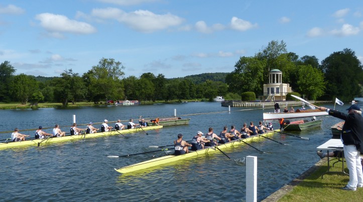 Pic 4. Molesey (19) and Upper Thames (18) on the start for a semi-final of D8.