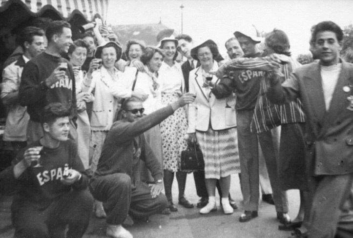 Pic: GB team with the Spanish team members at Macon 1951.