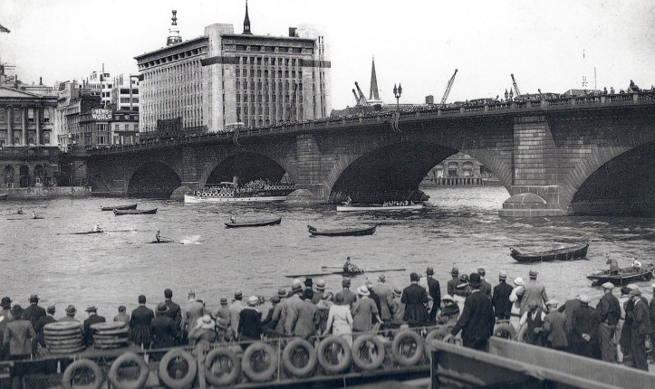 Pic 10. 1934: The start, facing Fishmongers’ Hall. London Bridge is packed with supporters.