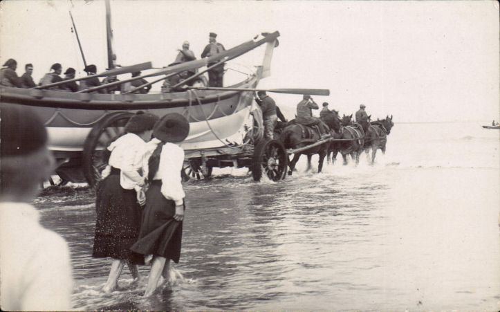 Pic 8b. A launch using horses.