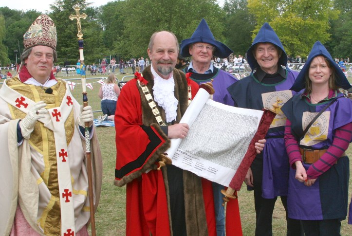Pic 13. The ‘Archbishop of Canterbury’ with the (real) Mayor of Runnymead.