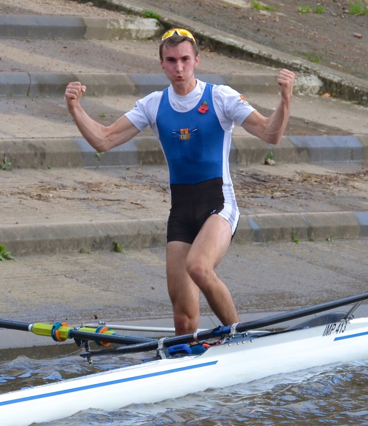 Pic 23. A victorious Richards pretends that he is not a lightweight.