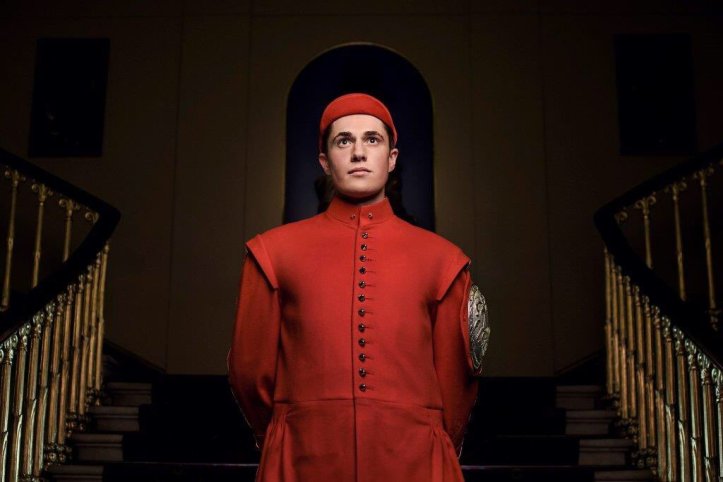 Pic 3a. Louis Pettipher on the grand staircase at Fishmongers’ Hall. The photograph looks rather like an oil painting and reminds me of the numerous portraits of Joan of Arc bathed in celestial light and hearing heavenly voices. Picture from @DoggettsRace.