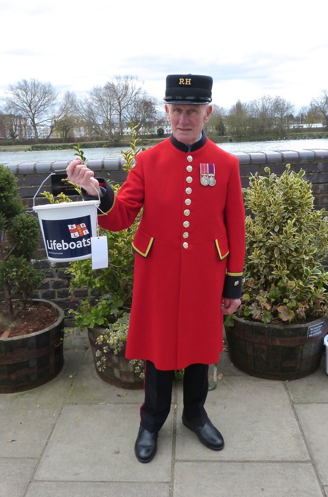 Pic 5. Are Chelsea Pensioners https://en.wikipedia.org/wiki/Chelsea_pensioner getting younger? That’s a bad sign. 