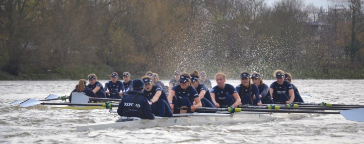 Pic 5. The Oxford women battle it out along Corney Reach.