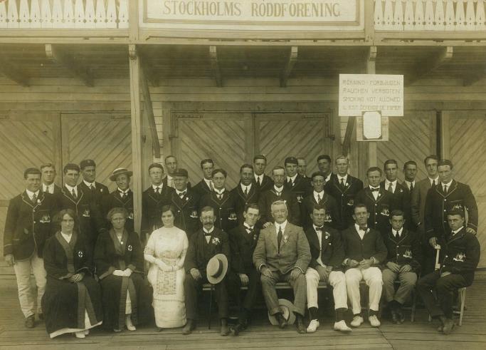 Caption: The Australasian (combined Australian and New Zealand) Olympic Team at Stockholm’s Roddförening [Rowing Association] in 1912.
