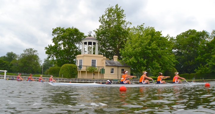 Lea RC (nearest the camera) and Wallingford RC battle it out in a semi-final of Club Fours. Wallingford won by 2 1/2 lengths.