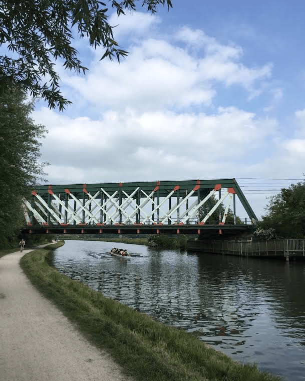 The railway bridge, with M4 coming underneath. This is the finish line for the lower half of women’s divisions.