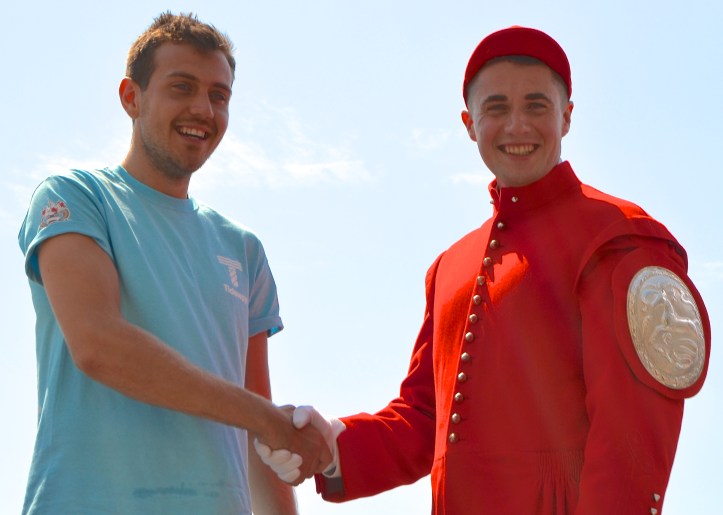  On 20 July 2016, Ben Folkard (left) became the 302nd winner of the Doggett’s Coat and Badge Wager with a time of 26 minutes 53 seconds. Here, he is congratulated by Louis Pettipher, the 2015 winner.
