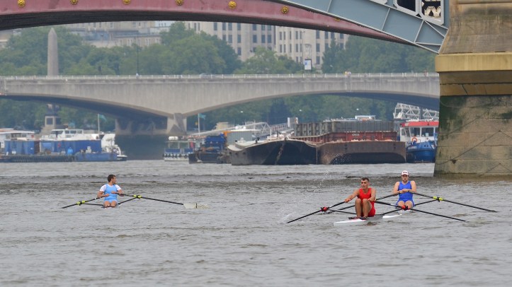 At Blackfriars Rail Bridge – this may the point at which the race was won for Folkard.