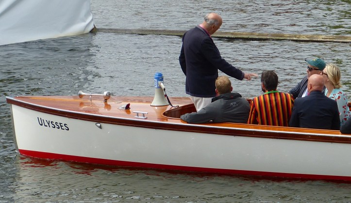 Rankov makes a point to Simon.