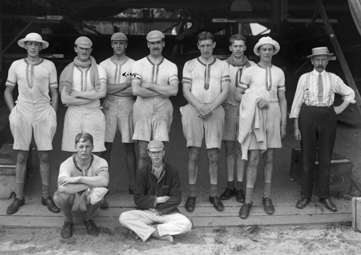 A wonderfully sharp photograph of the Leander Eight outside the boat tent. Picture: stockholmskallan.se