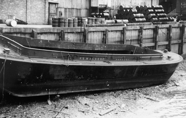A Walker barge, place and date unknown.