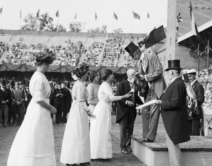 The victorious British team in the women’s 400 metres relay swimming receive their medals from King Gustaf V. Picture: stockholmskallan.se
