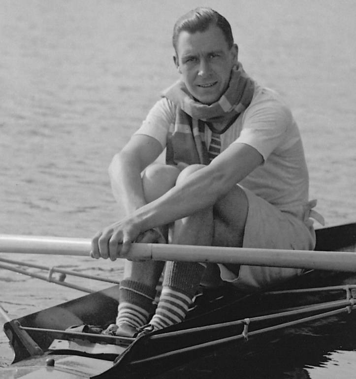 Pic 1. Morris Keele Morris (1899 - 1984), in practice for the 1925 Henley Royal Regatta.