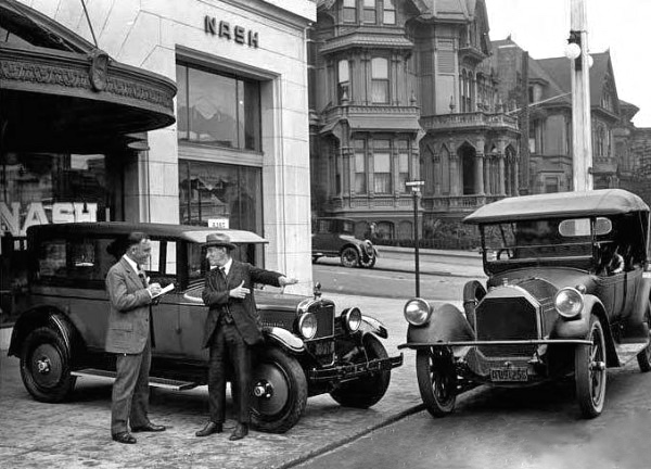 Selling automobiles in the US in the 1920s, a scene that Geoff would recognise. He loved cars, particularly Oldsmobiles and Buicks.