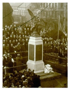 SERGEANT DISPENSER THOMAS SPROTT, 143rd (INDIAN) COMBINED FIELD AMBULANCE, ROYAL ARMY MEDICAL CORP – died 11 OCTOBER 1918. Sprott is named on the Portadown War Memorial pictured above being unveiled on 13 November 1925.