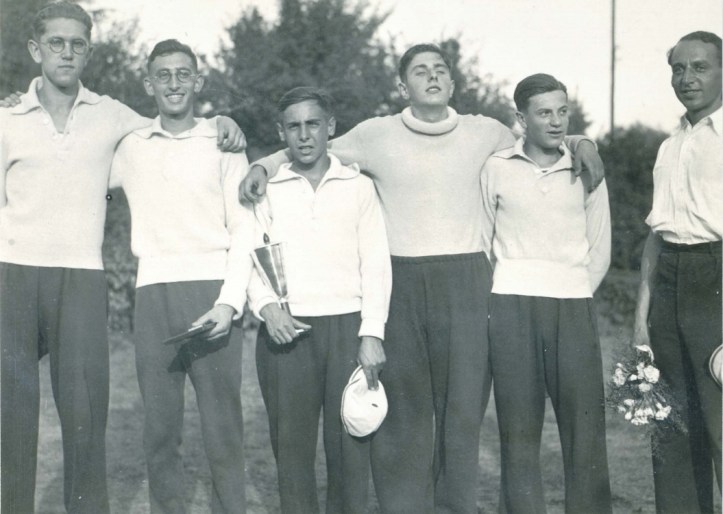 The comments section of the original post has contributions from the daughter and grandson of Fred Eisenberg, third from the right in this picture of men from the Oberspree Jewish rowing club of Berlin. More details of Fred’s rowing are here. http://www.jmberlin.de/en/challenge-trophy-best-rower-year Picture: Jewish Museum Berlin.