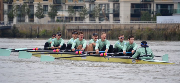 “Two Gs” under pressure approaching Hammersmith.
